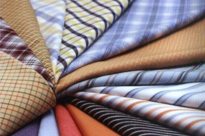 染厂对色左看深右看浅是什么原因